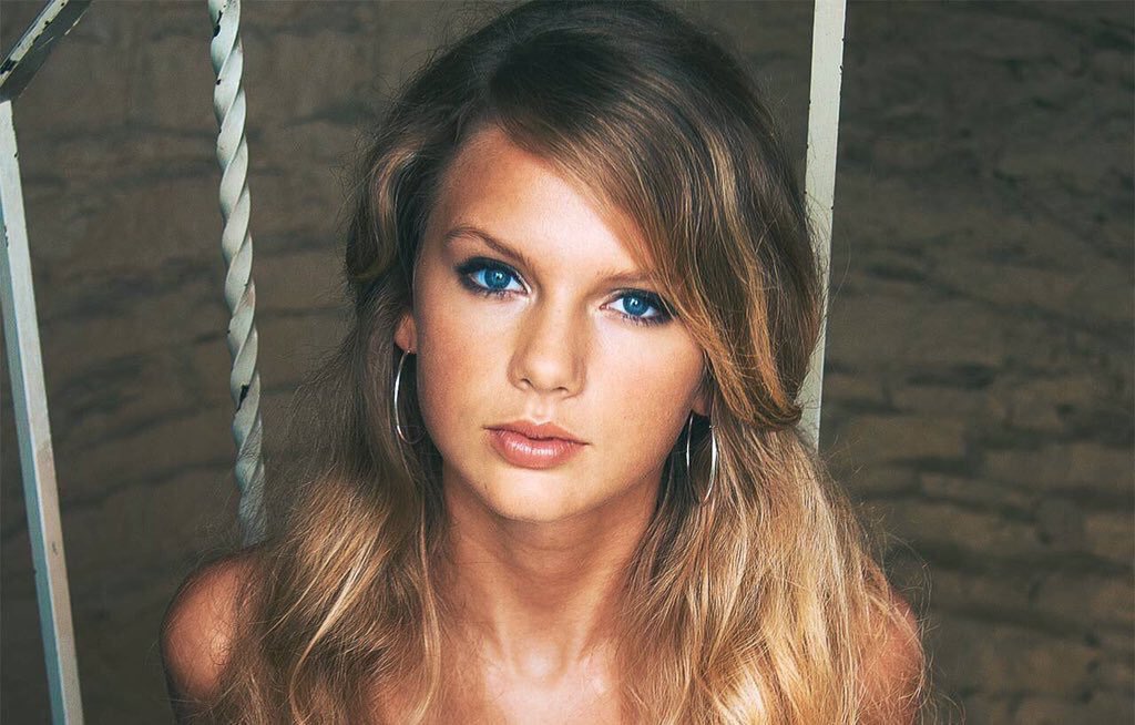 evermoreJJK's tweet image. IM CRYING DJSKWKKSKSS #Only1TaylorSwift