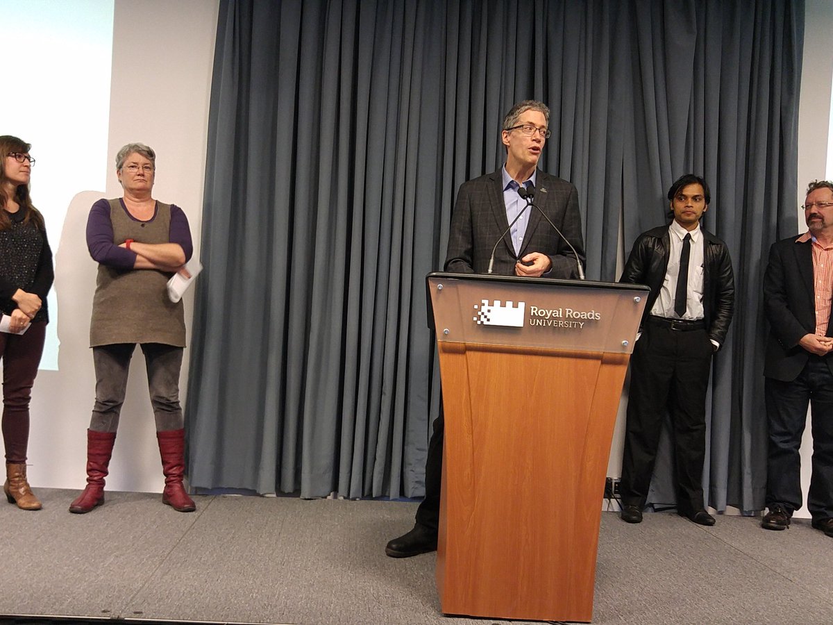 VI_RECODE's tweet photo. Large @VIUniversity presence at #VISImposium. Glad to have them. https://t.co/HLiH1vnv4x