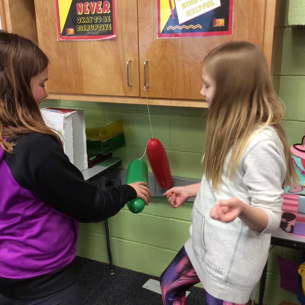 reckjennie's tweet image. Balloons and static electricity do not equal a quiet fourth grade room. #prairieelementary #fourthgradescience