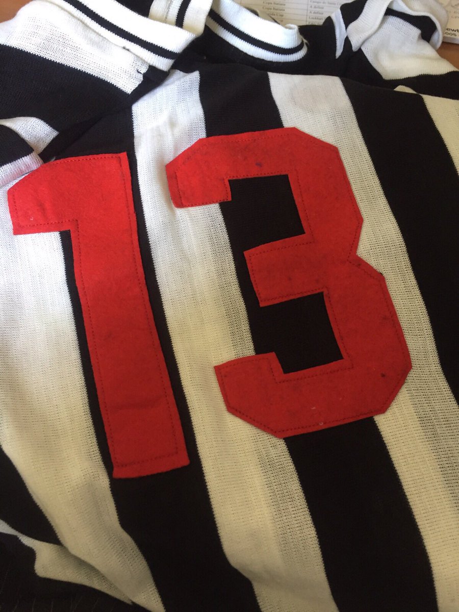 ursulanogueira's tweet photo. Vou sortear esta camisa do Atlético. Para participar basta dar RT neste post e me seguir. https://t.co/ak75OXFtt4 https://t.co/7EHnHDboJv