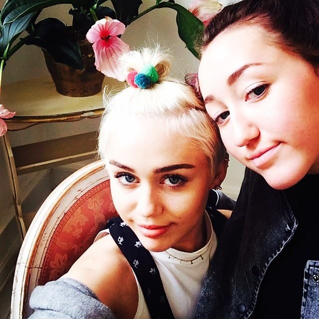 chooseonemiley's tweet photo. CHOOSE ONE photo Miley&amp;Noah part 2 https://t.co/jcjezpiERH