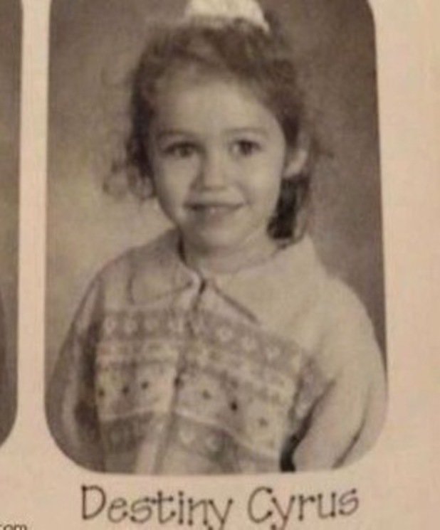 chooseonemiley's tweet photo. CHOOSE ONE photo of small Miley https://t.co/zKZMVD5g6l