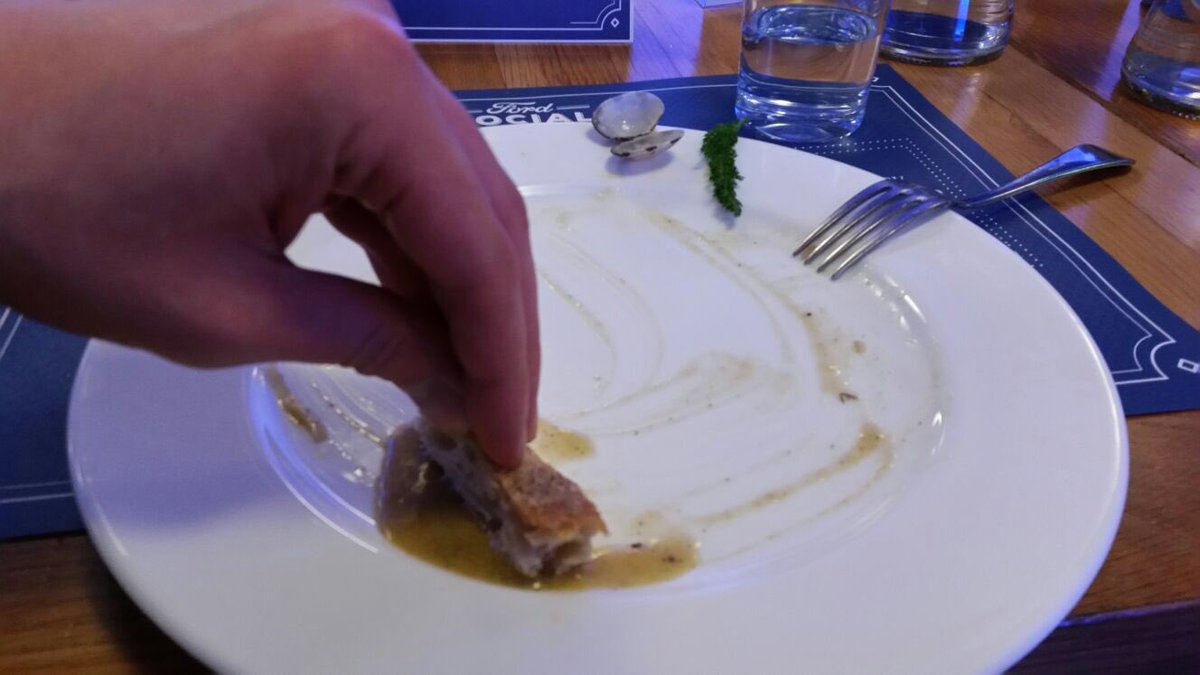 La scarpetta è d'obbligo, ma mi stanno guardando storto <a href="/MasterChef_it/">MasterChef Italia</a> @FordSocialR #FordSocialR #MasterChefIt