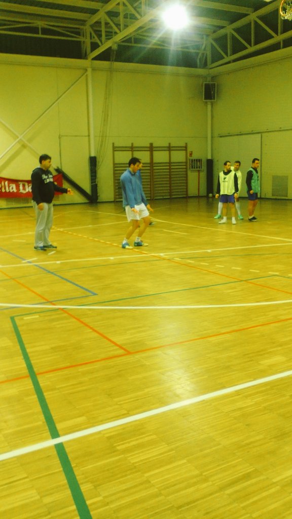 Gran ambiente en la sesión de hoy en El Municipal. Muchas ganas de recibir al <a href="/cdbcriptanense/">C.D.U. CRIPTANENSE</a> .  Ilusión máxima.