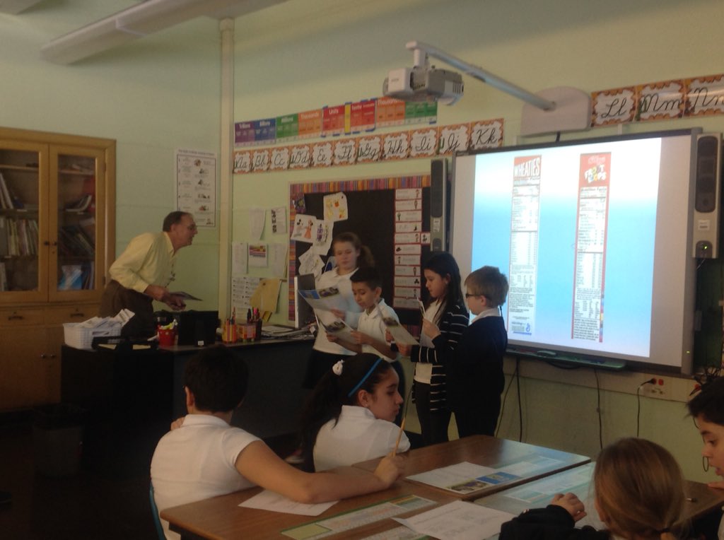 mrsWilk213's tweet photo. #roy4th learning how to read the nutrition labels @CookCFB https://t.co/1N2oYKAQ3A