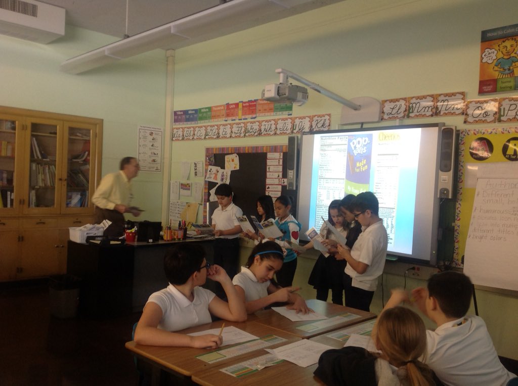 mrsWilk213's tweet photo. #roy4th learning how to read the nutrition labels @CookCFB https://t.co/1N2oYKAQ3A