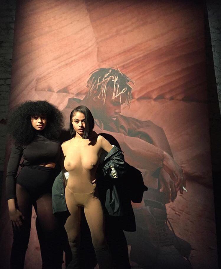 ITSBIZKIT's tweet photo. India Love 🔑 #YeezySeason3 https://t.co/hi5ZDZlIQf