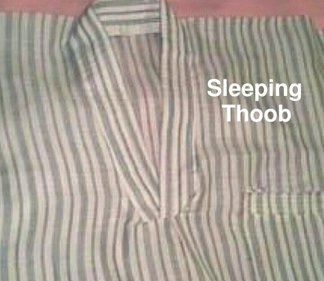 سؤال: ليه ثوب النوم له (مخابي) وجيوب ؟؟ تصبحون على خير وإحتمال نصحى بعد شوي ونعاود الإرسال وشكرآ