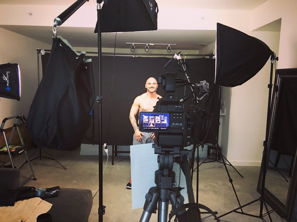 warriorfitfl's tweet photo. Set was on fire today ๐#TeamLifeStyleElite #fitspo #canon #videoproduction #setlife #fitlife #comingsoon https://t.co/ca1x1dmwuz