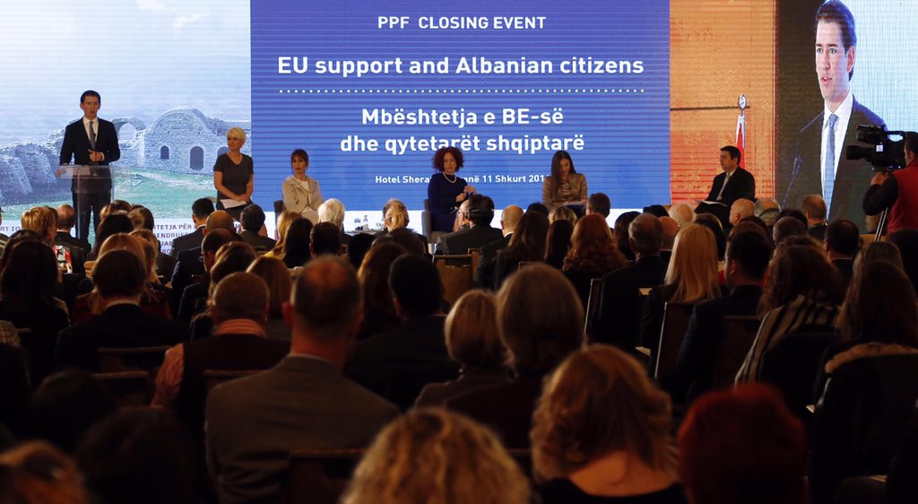 SigridBerka's tweet photo. Fotonachlese #Albanien #6days6countries mit @sebastiankurz : Politik - Wirtschaft - Entwicklungszusammenarbeit https://t.co/jXzoPGXGqo