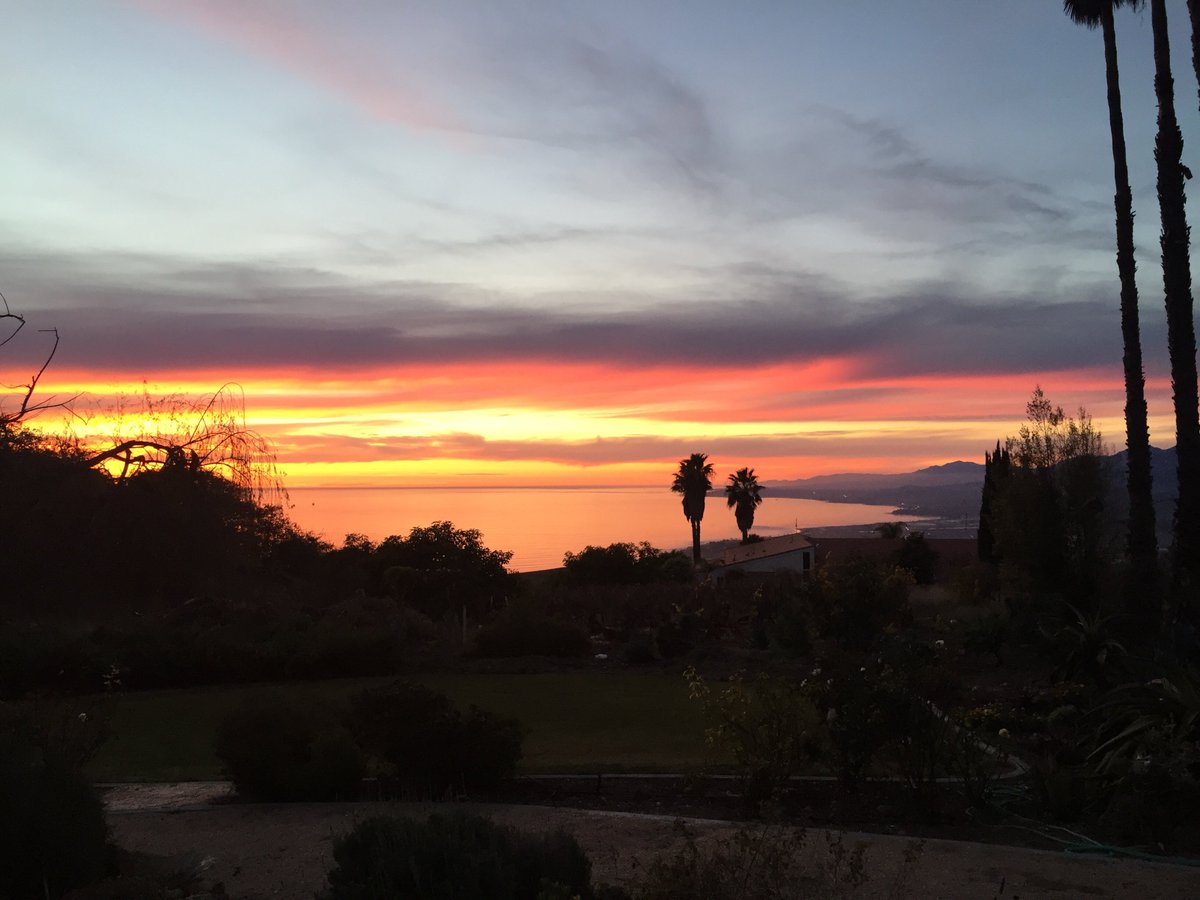 #tbt to one of our many beautiful sunsets up at the winery.