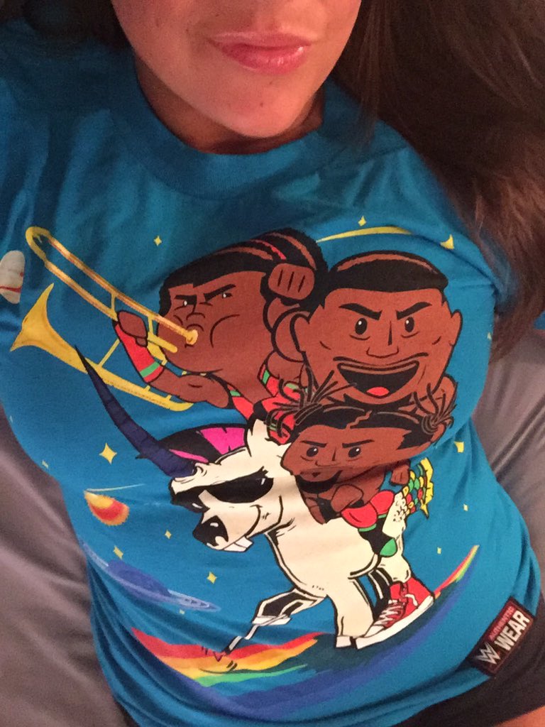 MsMeghanRose's tweet photo. I'd like to thank my friend "Drunk Meg" for drinking wine and making a purchase to surprise "sober meg" in the mail😂 https://t.co/x8QjGG27Wx