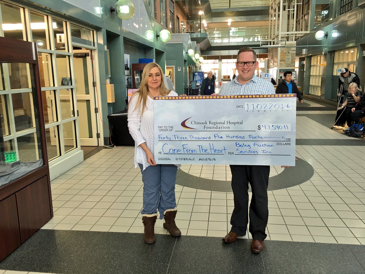 981_TheRanch's tweet photo. Wow! Balog Auction drops a huge donation to #CFTH Radiothon. $43K! Boom. #yql @CRH_Foundation https://t.co/ci3SBvu2kH