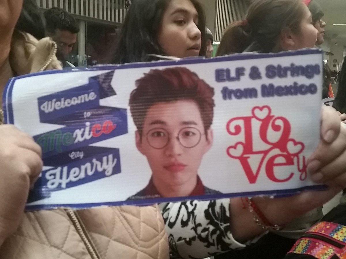 k_arina96's tweet photo. Banners que se están dando para que Henry los vea! 💖💖💖 #WelcomeToMexicoHenry #HenryEnCDMX @henrylau89 https://t.co/5pvxWkUKzX