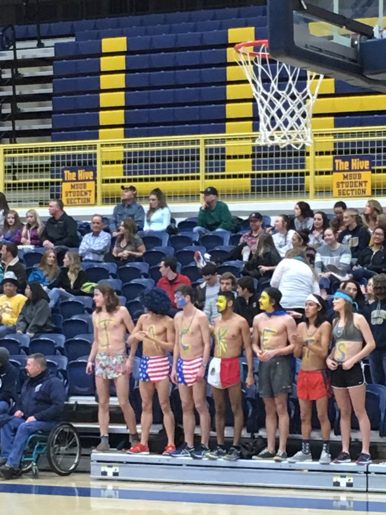MikeBaze4015's tweet photo. Game Night!!! Let's Go Jackets!!
#MSUBsports #JacketStrong https://t.co/1ToOtwO23W