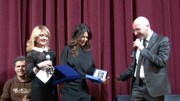 #pulcinellamente premia #sabrinaferilli <a href="/EnzoBattarra/">Enzo Battarra</a> <a href="/SalottoCulture/">SalottodelleCulture</a> <a href="/EptCaserta/">Ept Caserta</a> <a href="/elpidioiorio/">Elpidio Iorio</a> <a href="/PQuartullo/">Pino Quartullo</a>