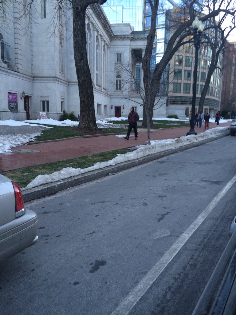 jeffreyhansp's tweet photo. Mass Ave NW. 7 Days ago over 19 inches of snow DCCowboysfan @SWMAPRIDE @DCmadeNiky @DCDPW @CamWash59 @MayorBowser https://t.co/mtvaK35b93