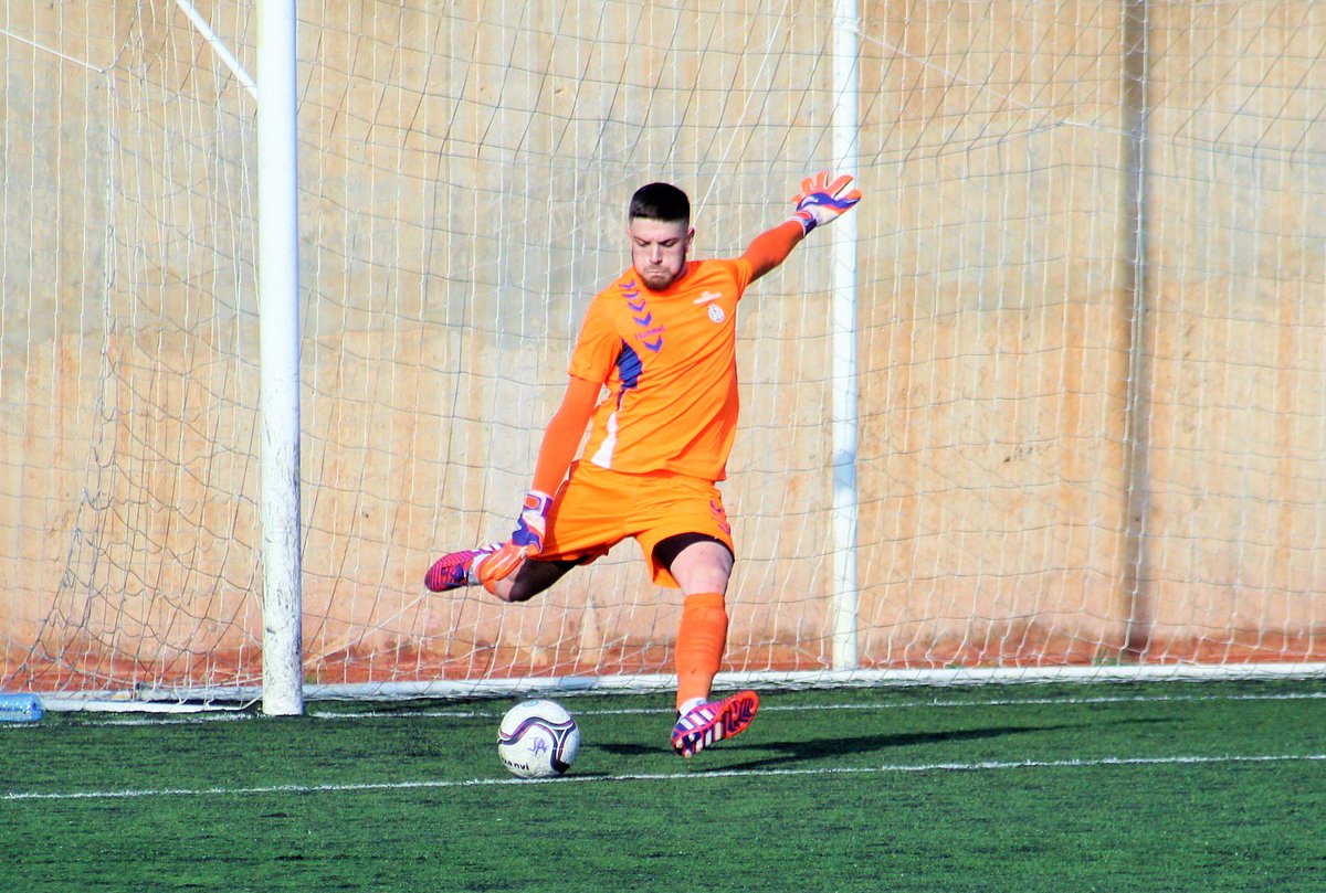 juanfroca's tweet photo. Aquí tenemos al portero de moda: @jf_33Afrojack artífice de la victoria de Conquense en el campo del Castellón (1-2) https://t.co/CmewFfa46d