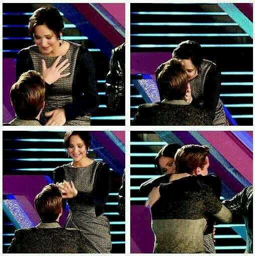 ohmytargaryen's tweet photo. Amigable recordatorio de que este beso sucedió aunque ni siquiera estaba indicado en la escena.
JOSHIFER IS REAL 💘 https://t.co/pKomflhSaa