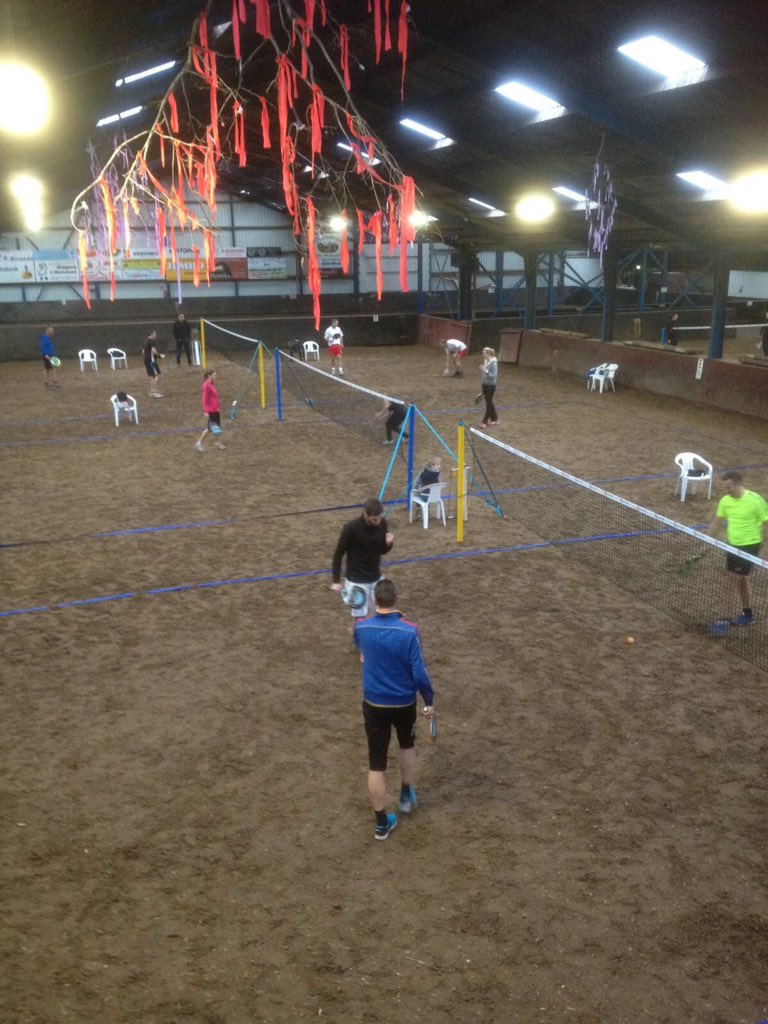 Vandaag 1e indoor beachtennis toernooi georganiseerd door STB UNESWIDO en GSM.  samenwerking 3 tennisverenigingen.
