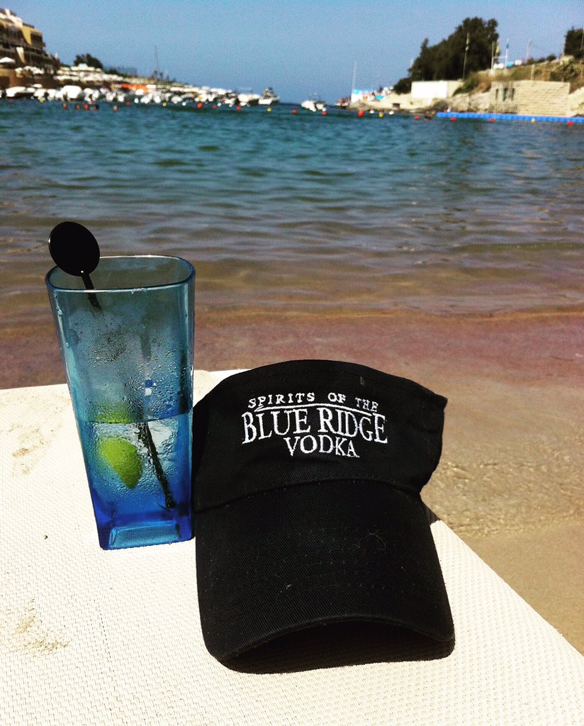 BlueRidgeVodka's tweet image. #sickofsnow #wintervacation #whenissummer #blueridgevodka #vodkaloversunite
