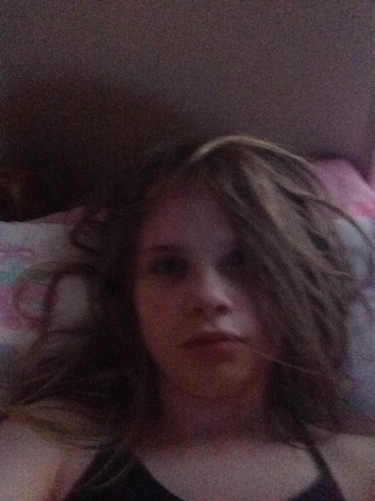 lillybella101's tweet photo. Just woke up. https://t.co/j7lIHfbZ5J