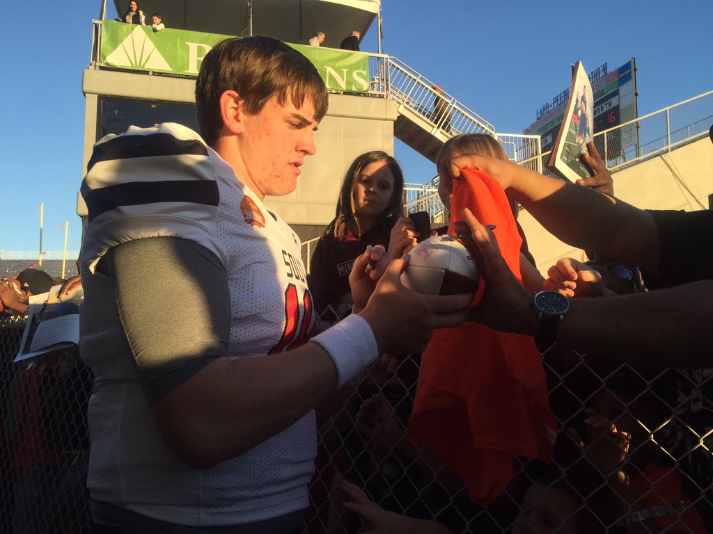 AlyssaKNewton's tweet photo. Coker is awesome about autographs stayed out for a good bit before heading inside. https://t.co/HgpoofChsX