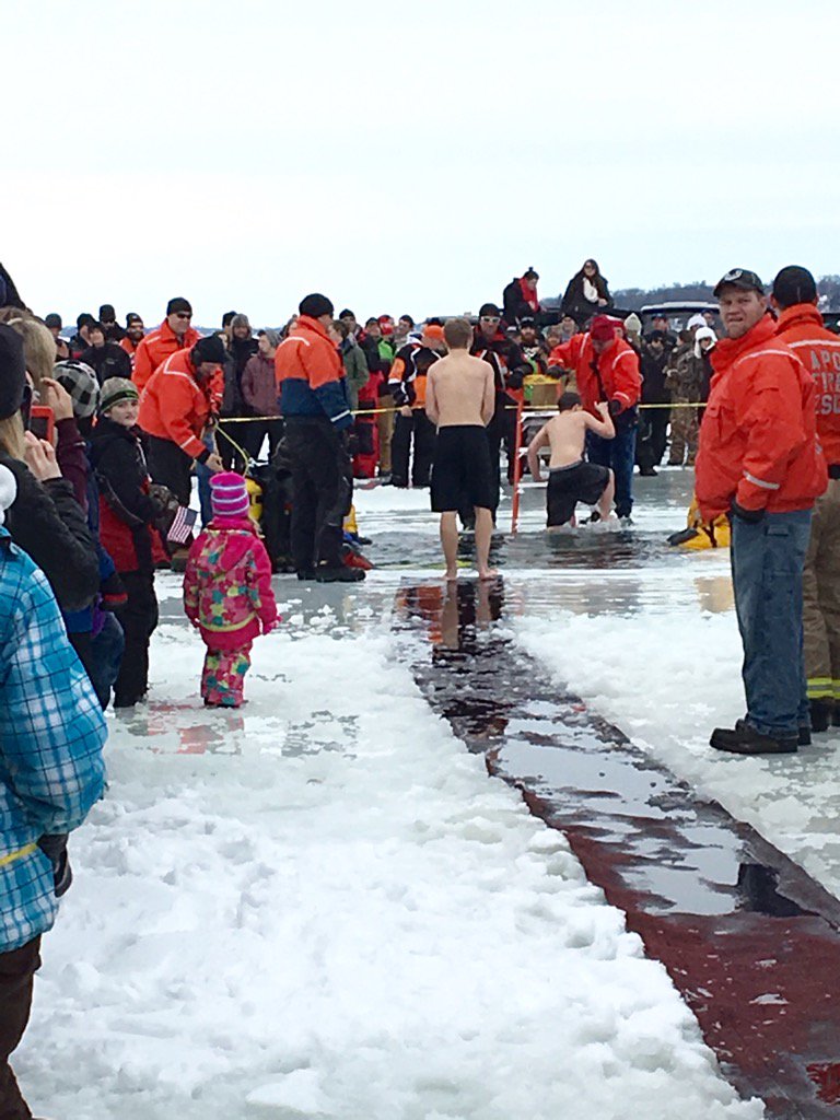 BojiWinterGames's tweet photo. 97 brave souls dipped in the frozen waters of West Lake during the Polar Plunge @BojiWinterGames https://t.co/tLPg4bqxgW