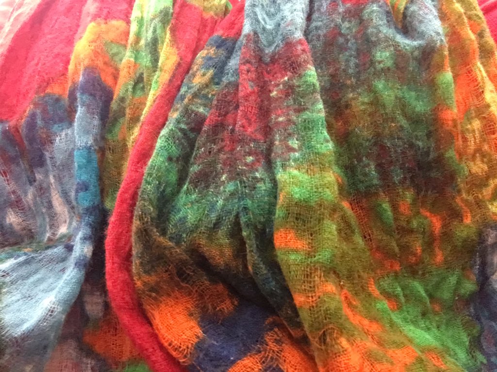 alignwithsource's tweet image. The colors in this scarf always help to pick up my mood.