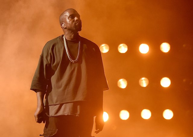 VibeMagazine's tweet photo. Kanye West apologizes for bringing Wiz Khalifa &amp; Amber Rose’s son into twitter squabble https://t.co/VNw3OhWm1l https://t.co/Co0p2mP7sb
