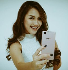 atha_yumna's tweet photo. Rose...@aytingnew92 photoshoot #OPPOIndonesia #mariophotographie #droidlady #soon #copygambardroidlime #copycaption https://t.co/LOmVuPsz5r