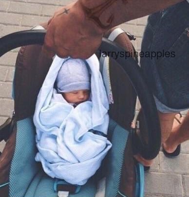 "<a href="/Louis_Tomlinson/">Louis Tomlinson</a>: Finally taking our firstborn home ! :)"