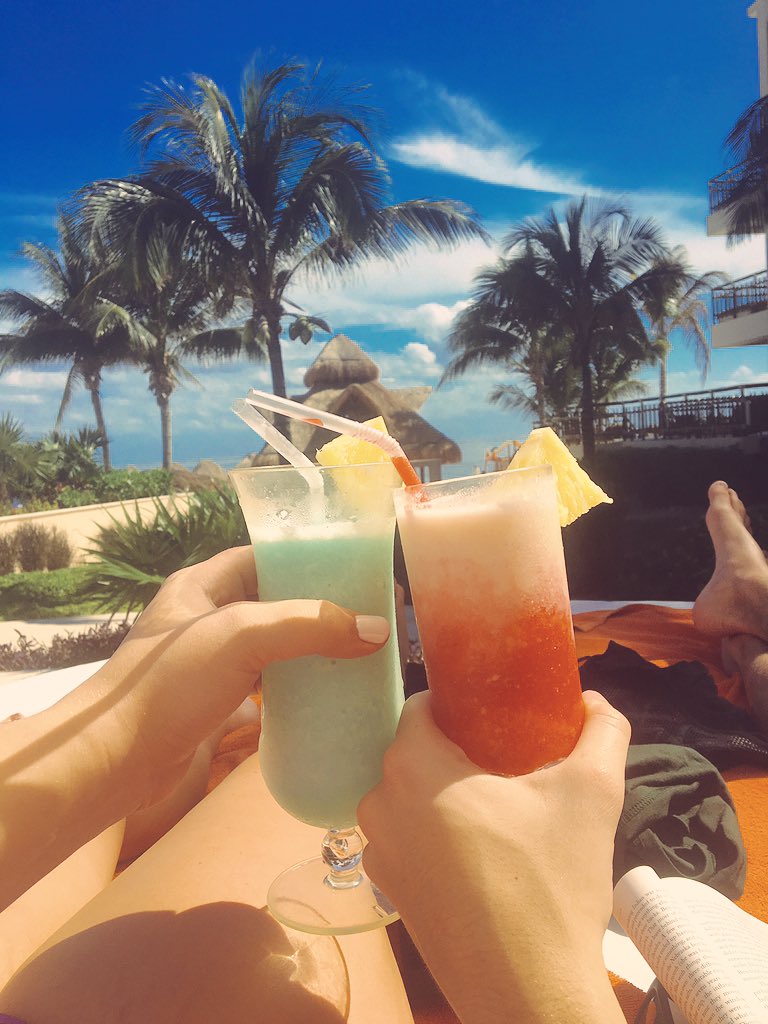 anactisdano's tweet photo. Today was chyllll @shlarkk I don't think we coming back ✌🏼️ https://t.co/6uvNkJrn0d
