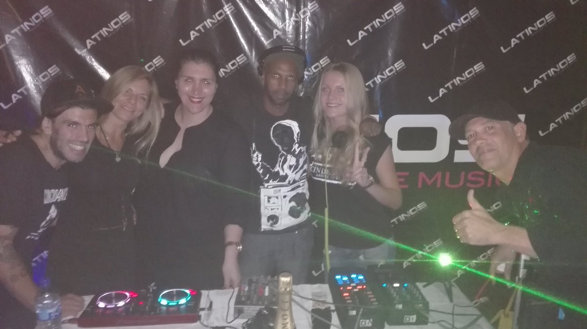 LOSPARTYLOVERS's tweet photo. Excelente #BlackParty de @latinoslounge y los #PartyLovers presentes #weekend  @YOAMOPLAYARADIO @YoAmoPlaya https://t.co/jQLPmkTIVn
