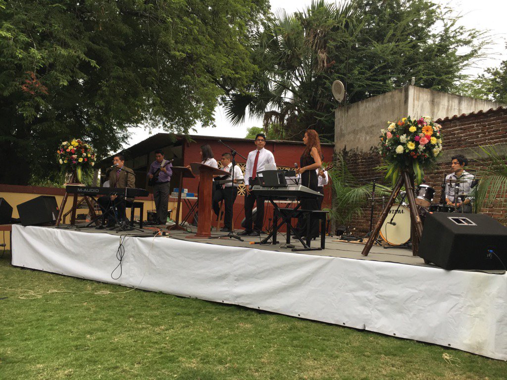 chbcbrodave's tweet photo. Preparing for a great evening as Seminario Bautista Del Sur celebrates 60 years of ministry! https://t.co/hzzj5AeY1I