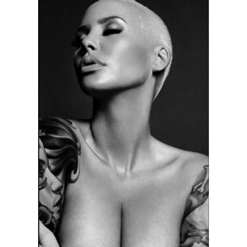 _rareblue's tweet photo. @DaRealAmberRose 💋 ily and wut u stand for continue to be all u can, no matter wut life throws just strut 💪💃. https://t.co/IWy2F2t4Bc