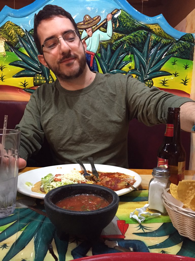 EDConkin's tweet photo. date night w @_Nick_Israel 💃🏻🍹 https://t.co/qYYepj5nYx