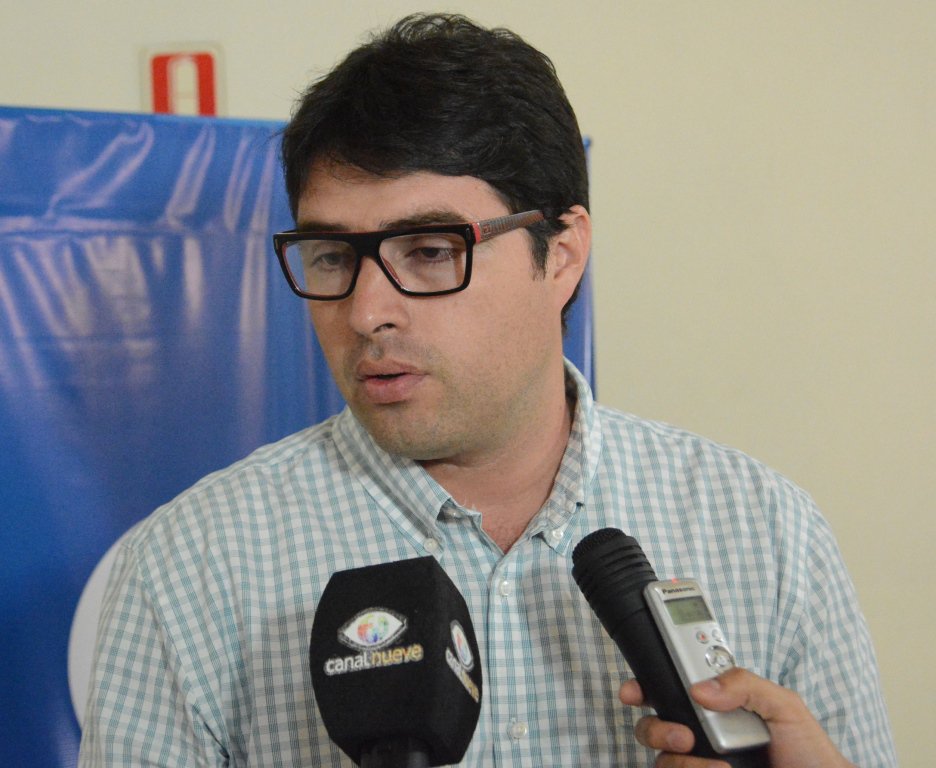 ElComodorense's tweet photo. #Política “Arcioni es un títere de Jerónimo García” ▶ https://t.co/g6OCPmOGTY https://t.co/SdcjpuCOnM