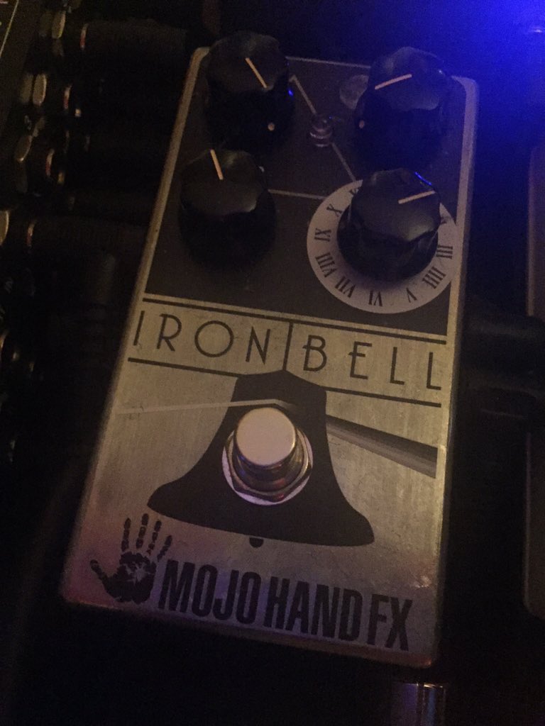 Thrice's tweet photo. This thing has been crushing it. @MojoHandFx #ironbell https://t.co/5cDzK52RlW