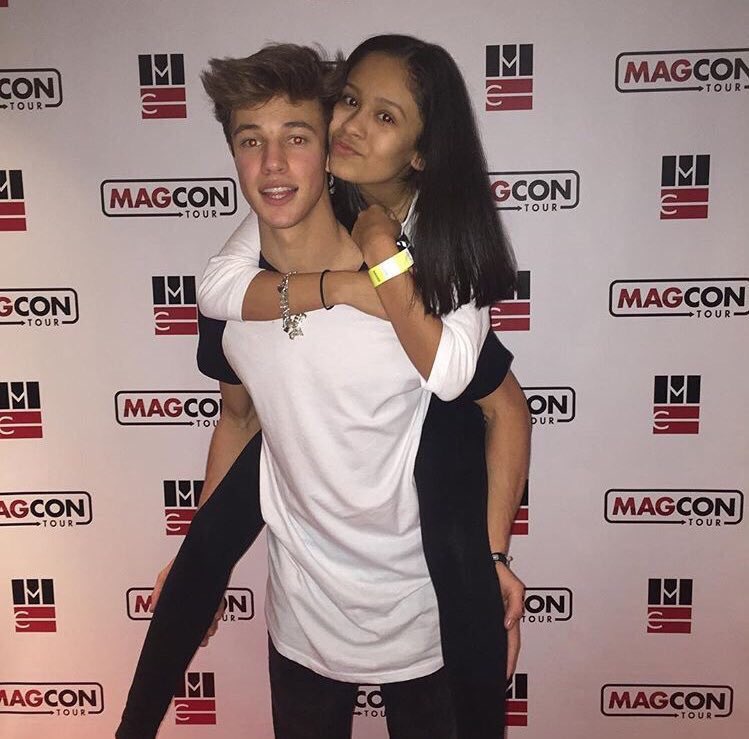 instalivedrama's tweet image. Cameron with fans at #MAGCONHouston 
this will be you one day. wait for it. Cameron is coming to you