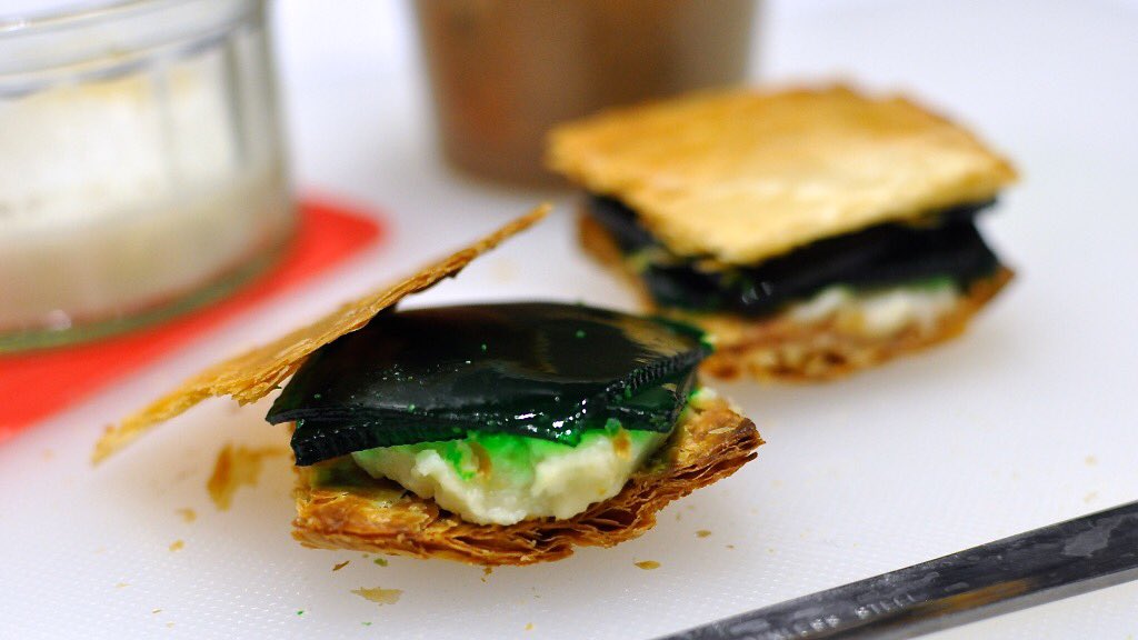 krystin_lim's tweet image. Singapore Breakfast Dessert: &quot;Kaya Toast&quot;, &quot;Soft-Boiled Eggs&quot; and &quot;Kopi&quot;. 
#modcuisine #reversespherification #agar