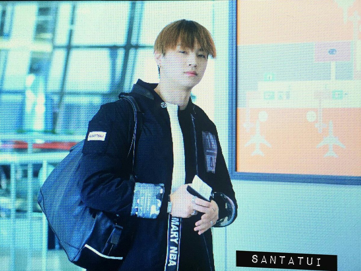 santatui's tweet photo. 160131 KIX 😍 #JB #재범 https://t.co/gFoQXbQwPx