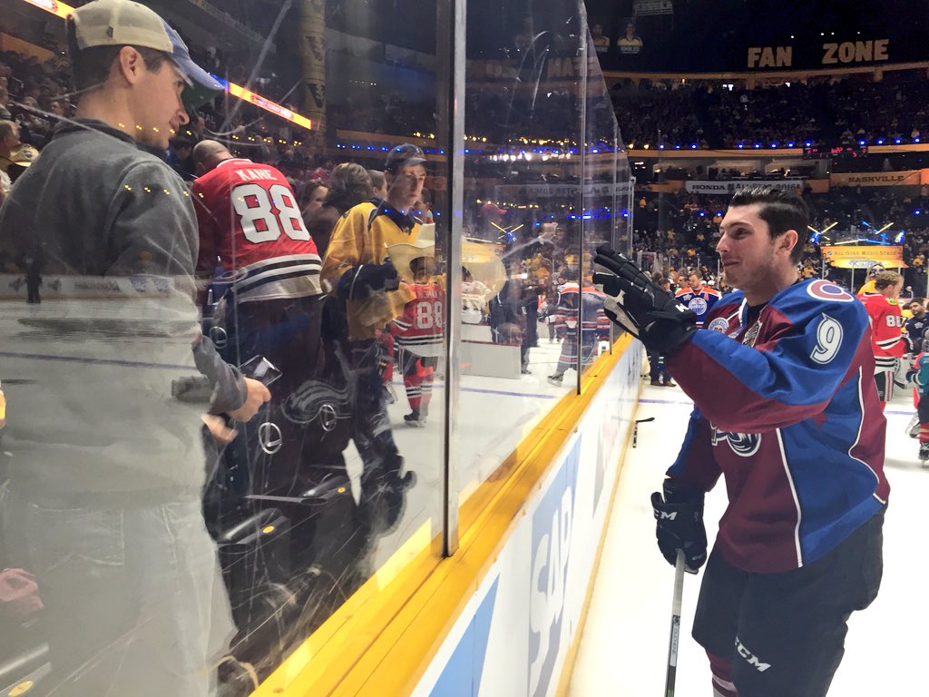 So <a href="/Matt9Duchene/">Matt Duchene</a> gave a fan his cowboy hat, then asked for it back so he could sign it for the fan. #NHLAllStar