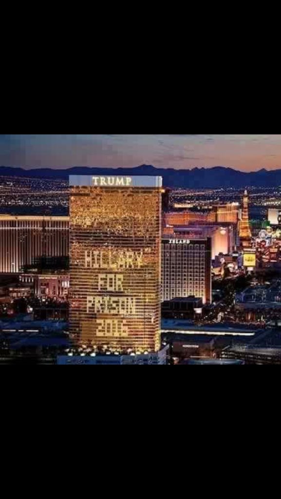 ItsBrandonPrice's tweet photo. Got to love Vegas!! 👍🇺🇸🇺🇸🇺🇸#Hillaryclinton #GOPDebate #Trump2016 #DonaldTrump https://t.co/9zI9P9m4oz