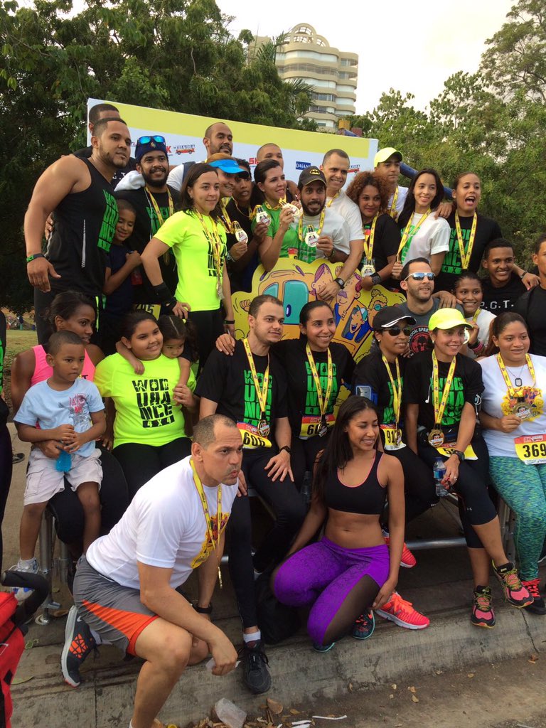 LaGuaguaRunners's tweet photo. Gracias al equipo de @KelvinTerrero por su apoyo!! #5K3eraniversario #subetealaguagua https://t.co/38DaB5InAC