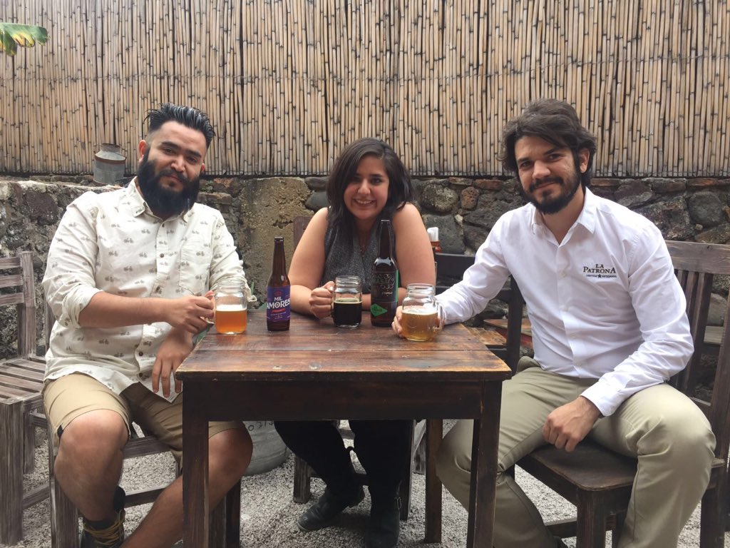 gourmetdemexico's tweet photo. Una tarde con mucho lúpulo y diversión en #MilAmores con @PatronaBeer. #MenúPorDos #Tlayacapan, Morelos. https://t.co/1cfHh015o4