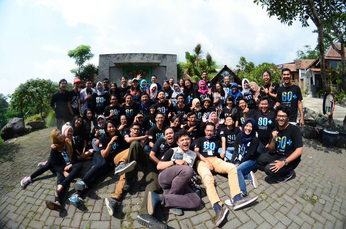 EHindonesia's tweet photo. We are Earth Hour Indonesia ! #IniAksiku #KumbangEH2016 @earthhour https://t.co/1KQoL5t0h7