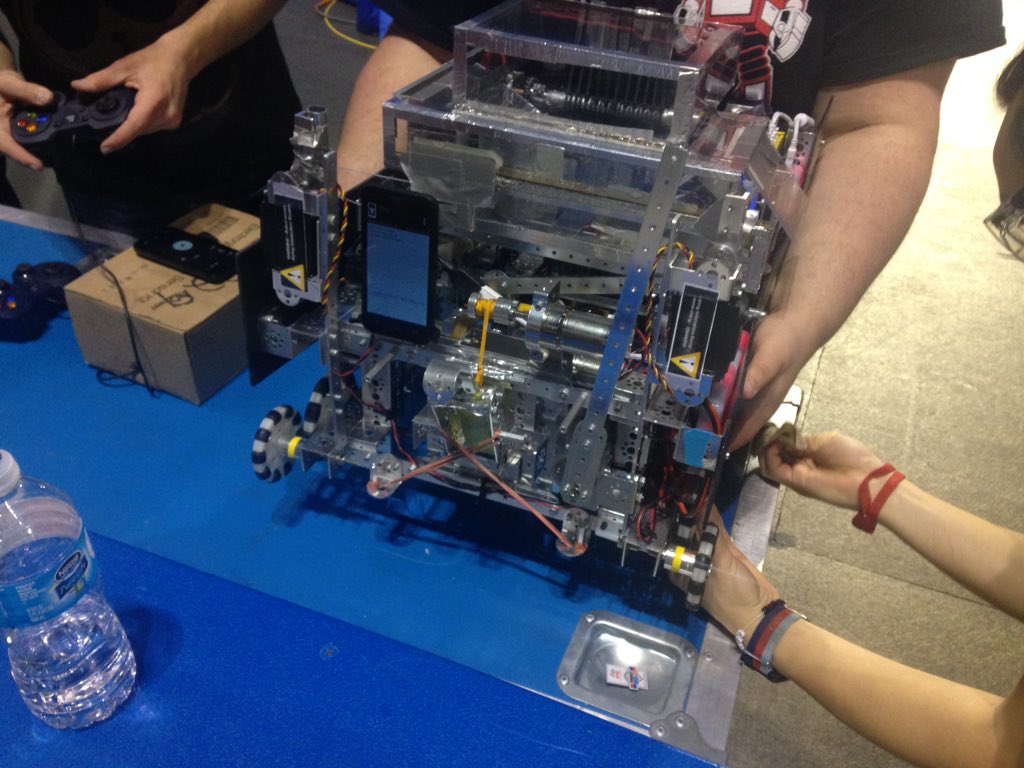 FTC7829's tweet photo. last minute wheel clean/destatic before first alliance match! https://t.co/Py7zVSKJPs
