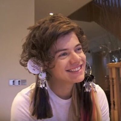 Louis_Tomliszn's tweet photo. Rt for 100 free follows + Harry Styles solo DM! ❤️

Must be following me 🔥

 #BuyPillowTalkOniTunes https://t.co/8ErPrYzEHY