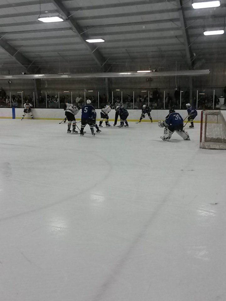 billguillot's tweet photo. Puck has dropped.   Awesome crowd!  @wdstck_academy @HsingletonHolly @cjsandford https://t.co/MNrzgK4tDr